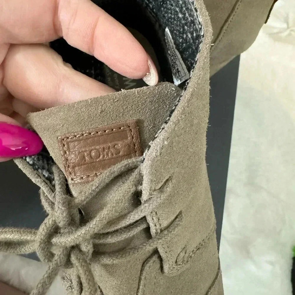 TOMS Desert Wedge Taupe 7.5 Wedge Boots Neutral Fall Shoes Back to School EUC - Picture 15 of 15